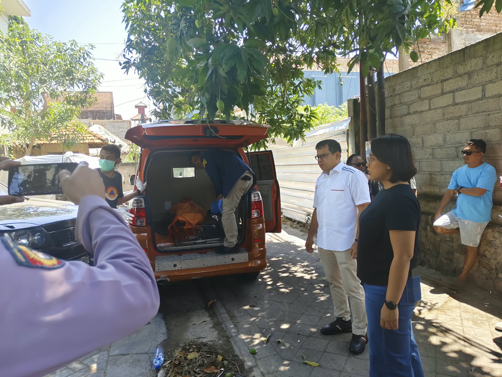 Australian Man Found Hanging in Legian Bungalow, Two Children Die in Suspected Violence